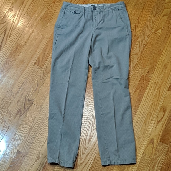 Woman's gray Eddie Bauer pants - Picture 1 of 9